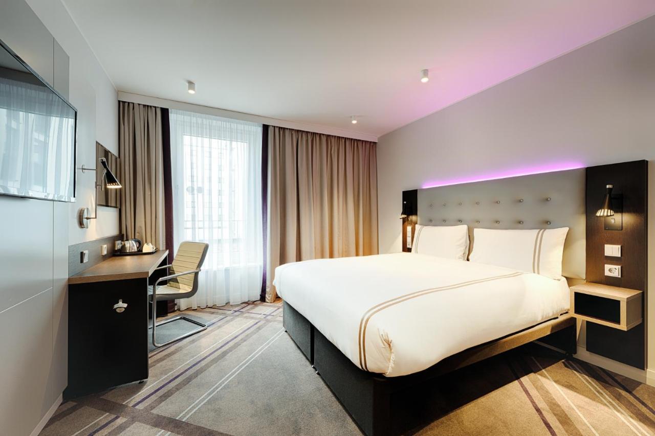 Premier Inn Hamburg City Klostertor Exterior photo