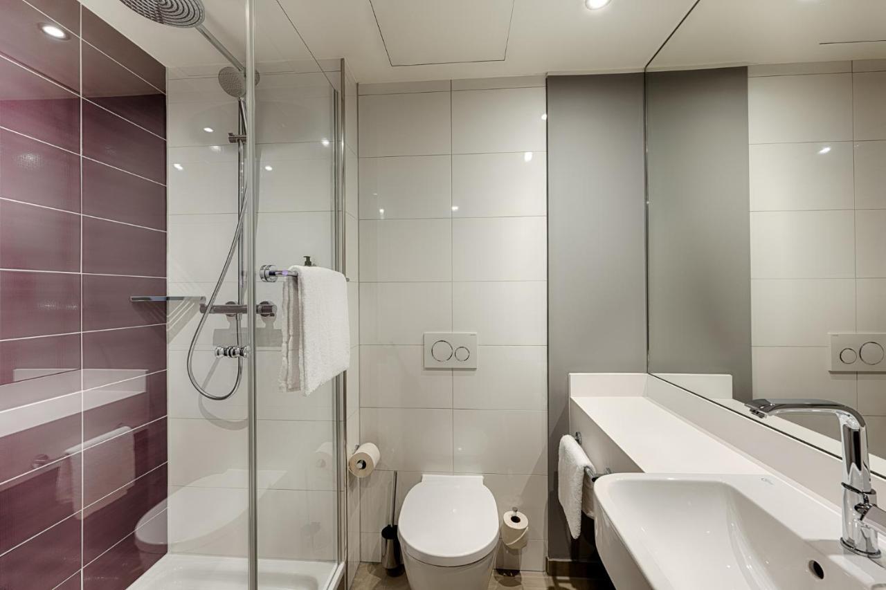 Premier Inn Hamburg City Klostertor Exterior photo