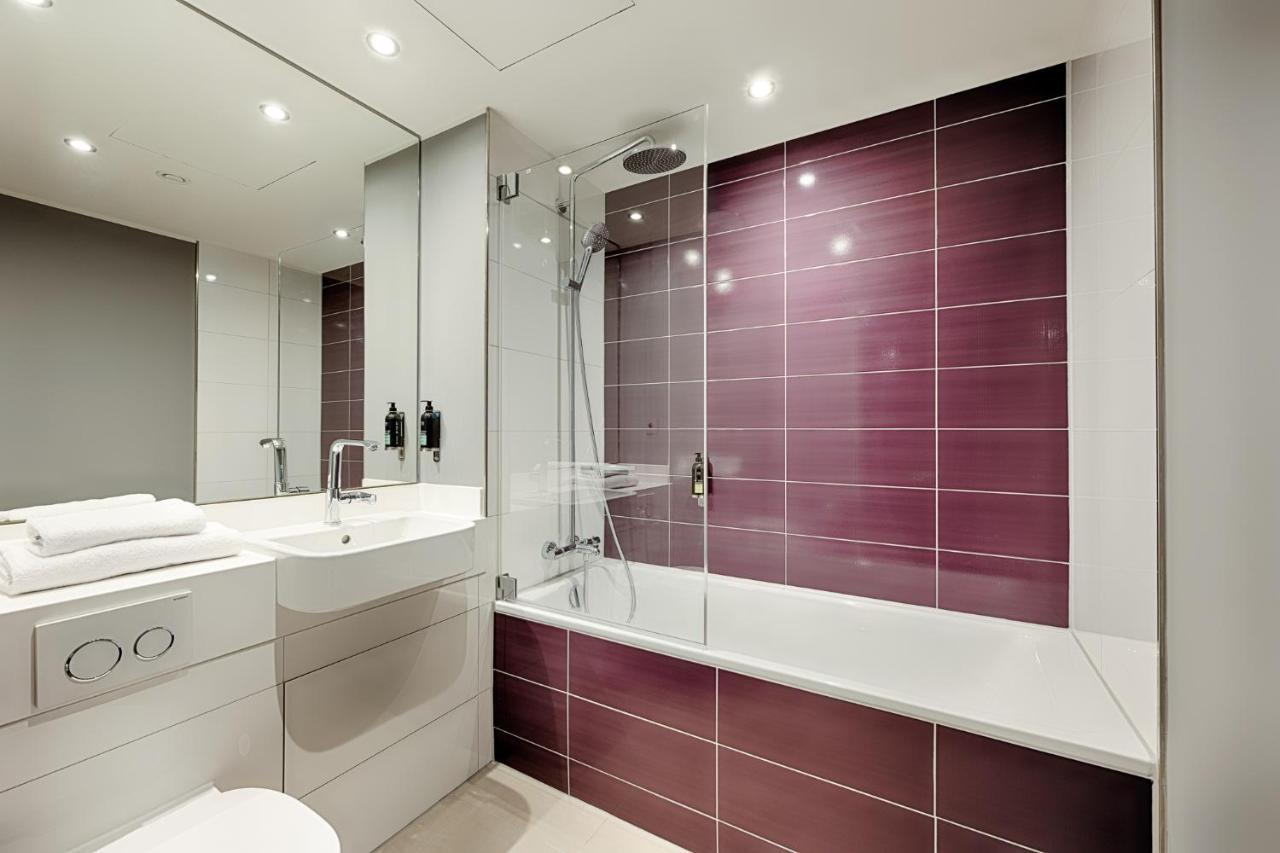 Premier Inn Hamburg City Klostertor Exterior photo