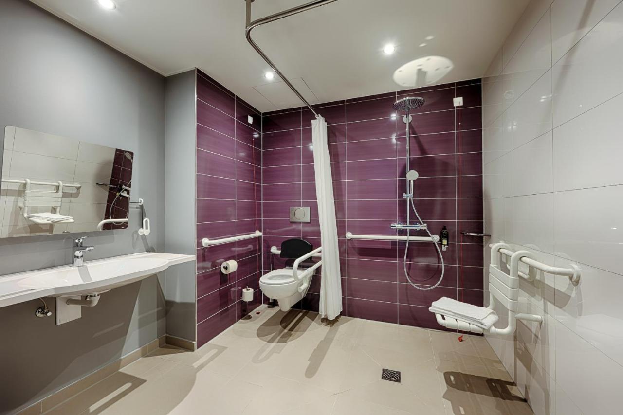 Premier Inn Hamburg City Klostertor Exterior photo