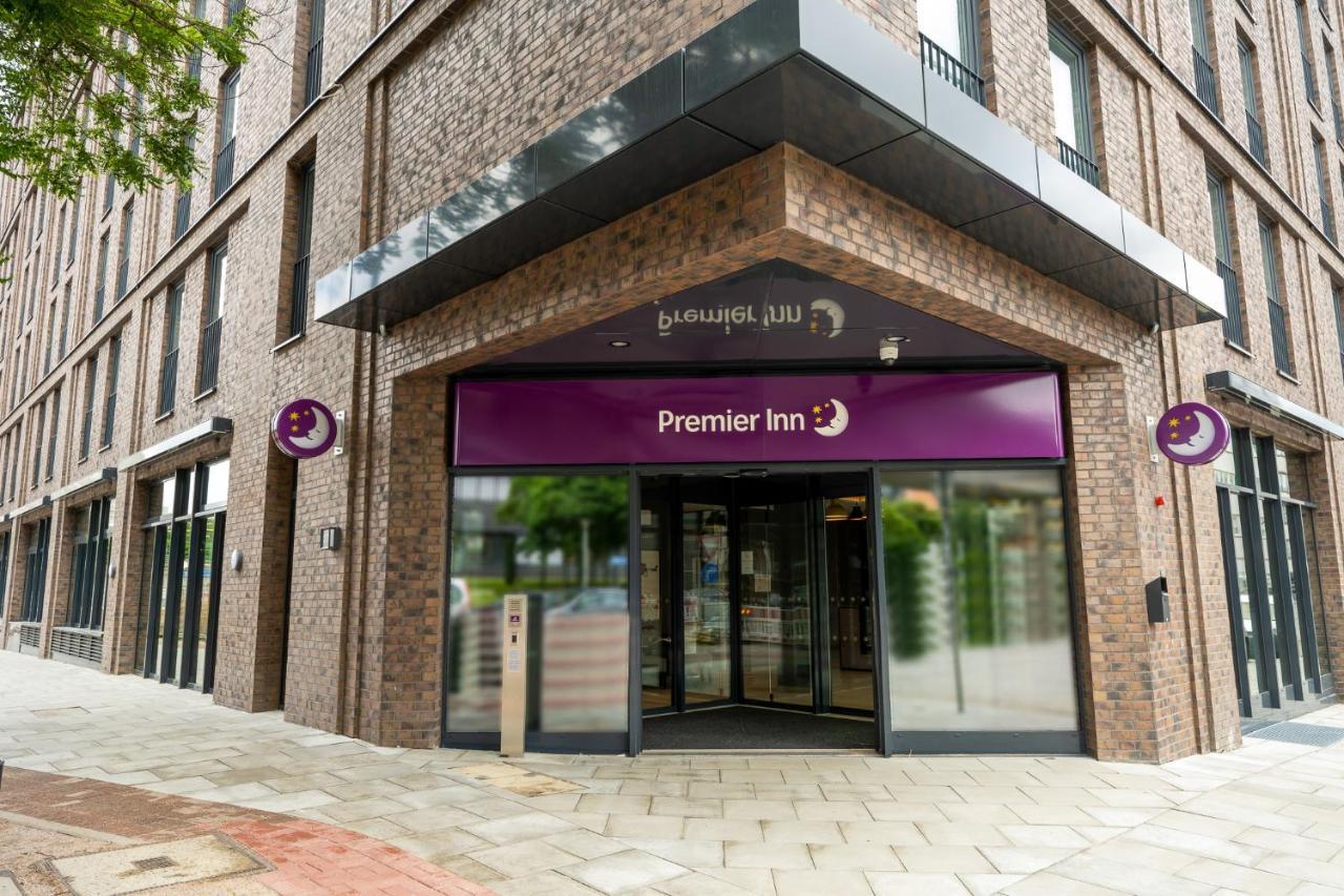 Premier Inn Hamburg City Klostertor Exterior photo